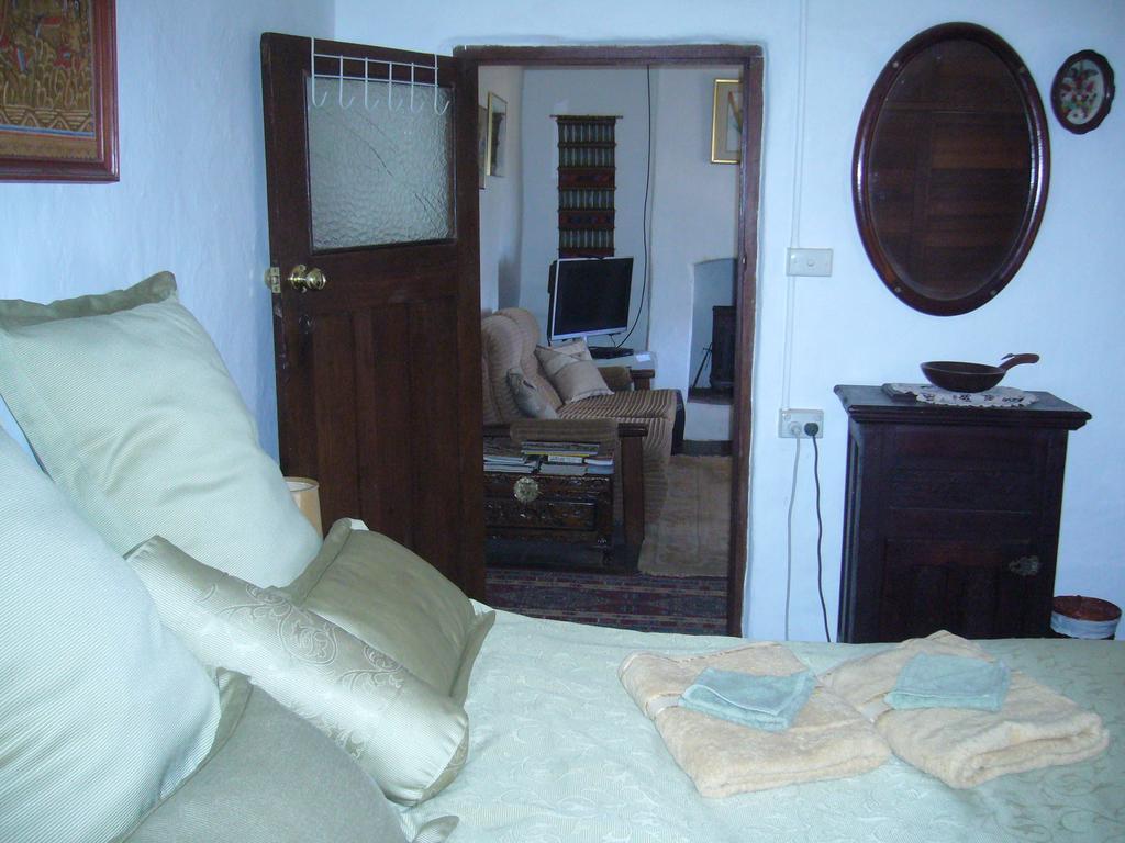 Mooniemia Bed & Breakfast Northampton